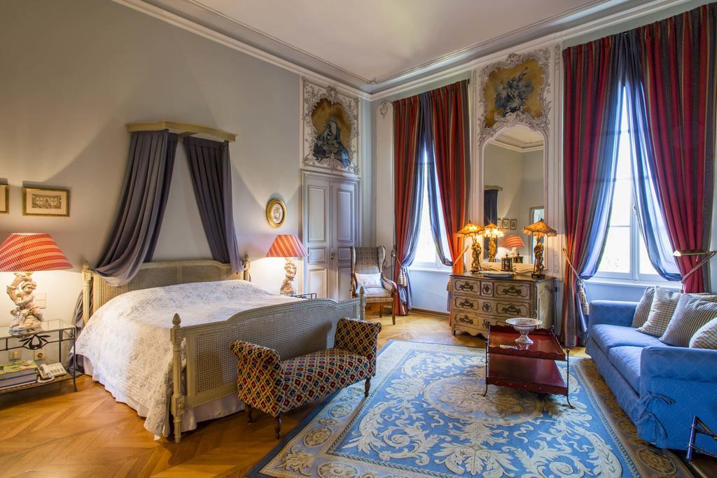 ロリオル・デュ・コンタ Chateau Talaud Bed & Breakfast 部屋 写真