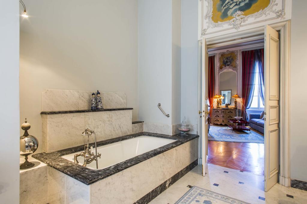 ロリオル・デュ・コンタ Chateau Talaud Bed & Breakfast 部屋 写真