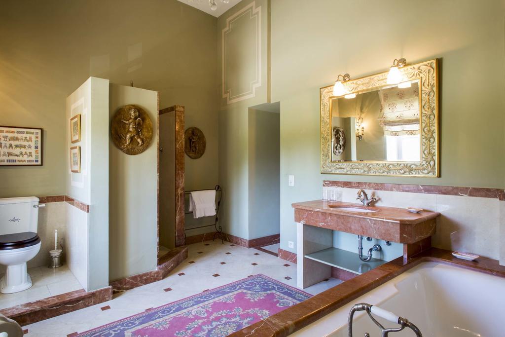 ロリオル・デュ・コンタ Chateau Talaud Bed & Breakfast 部屋 写真